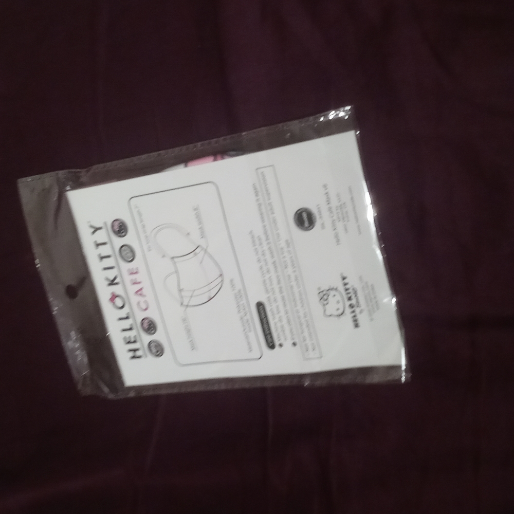 Hello Kitty Café Truck Face Mask NWT - Picture 3 of 6